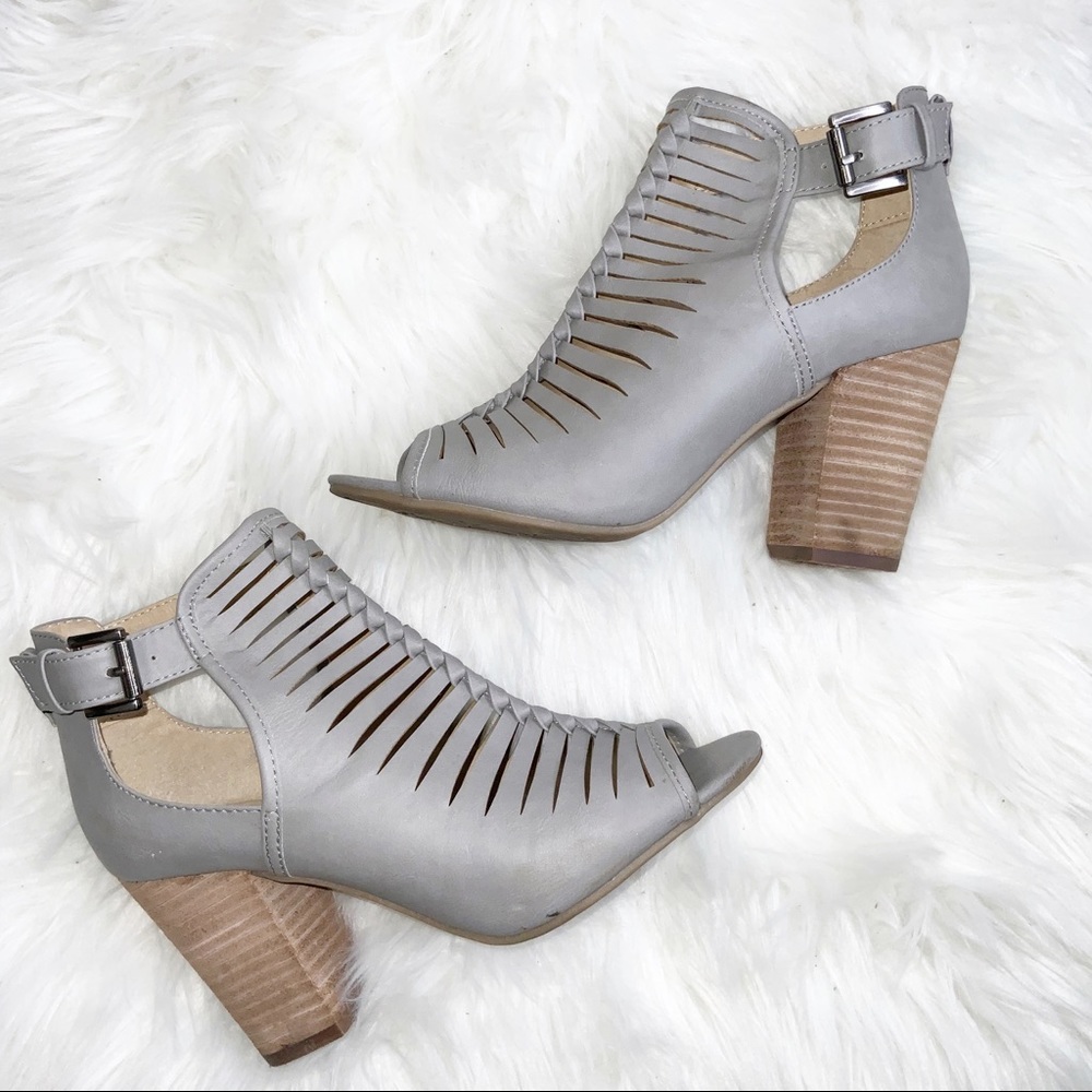 Chinese laundry distressed gray heeled sandal